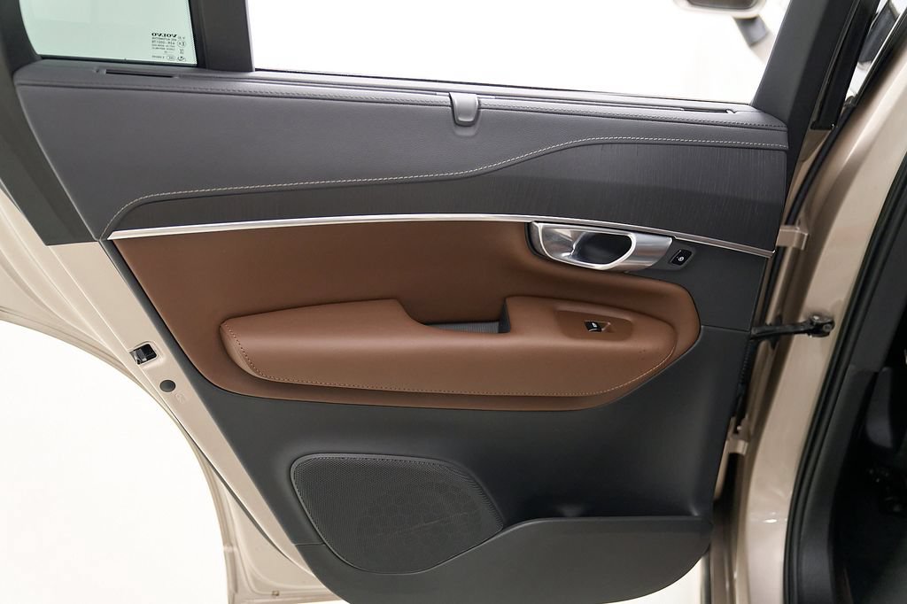 Certified 2023 Volvo XC90 B6 Ultimate AWD/4WD image 20