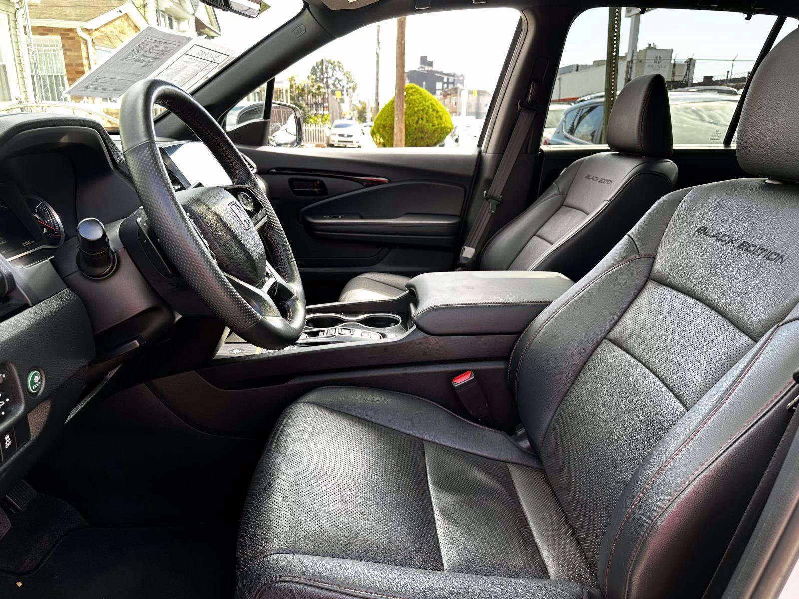 Used 2024 Honda Passport Black Edition image 17