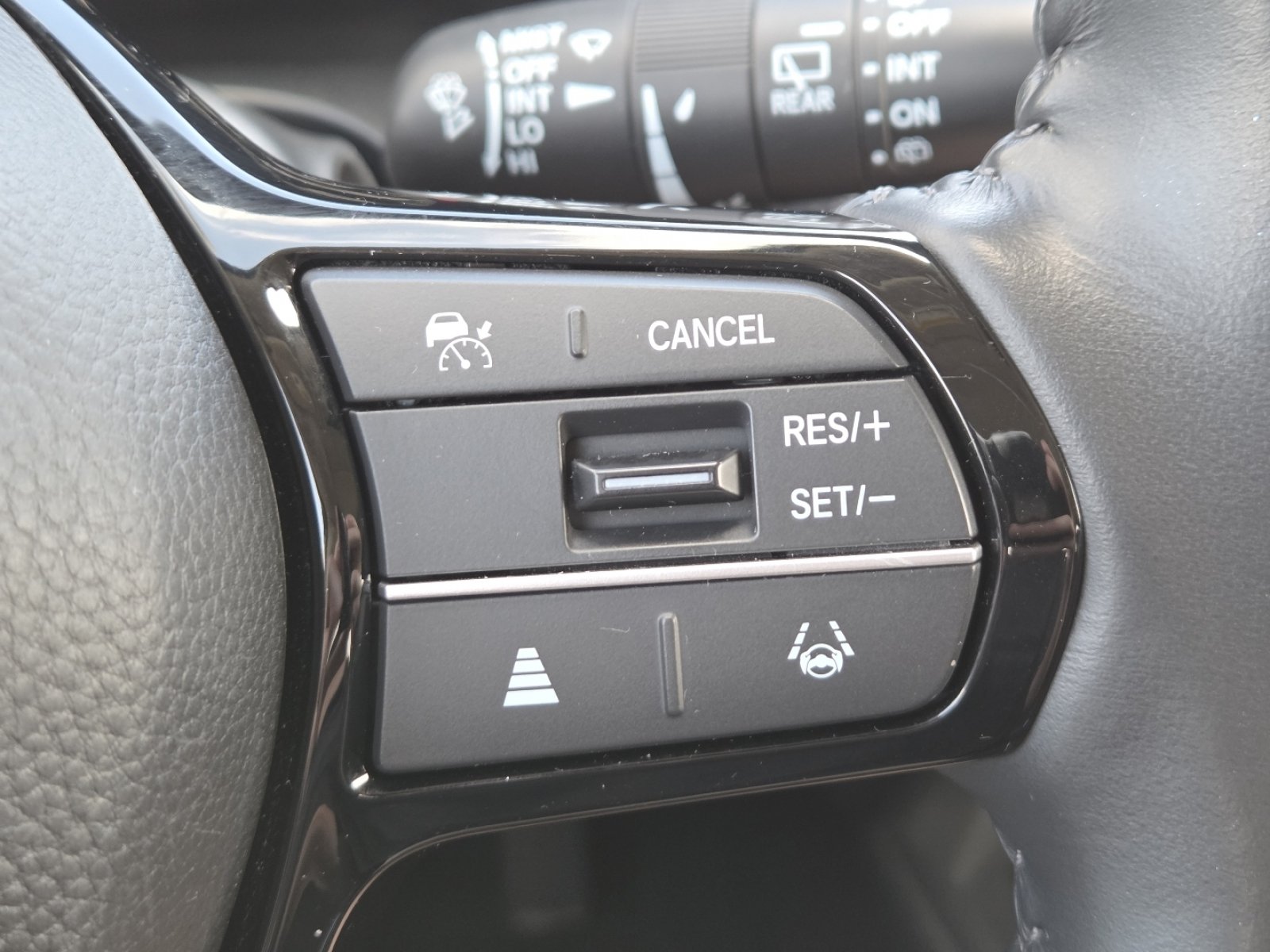 Used 2023 Honda HR-V EX-L image 7