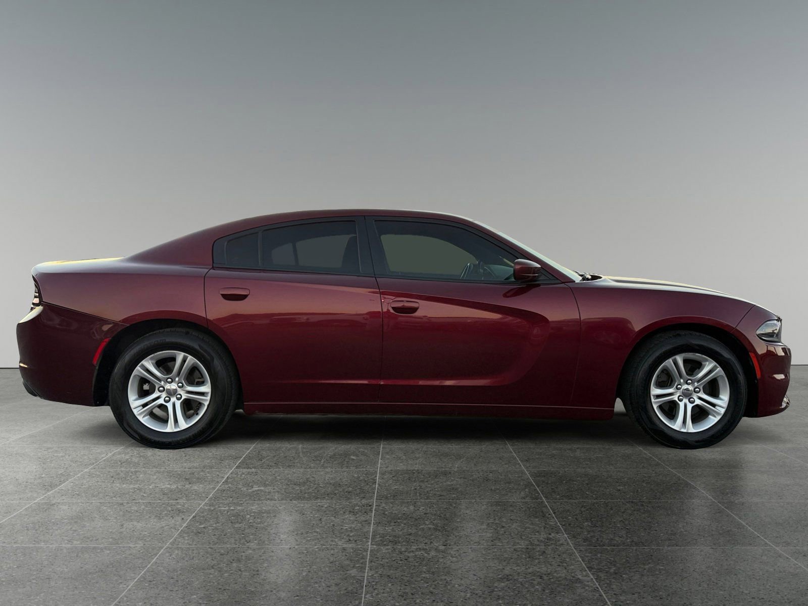 Used 2017 Dodge Charger SE RWD image 8