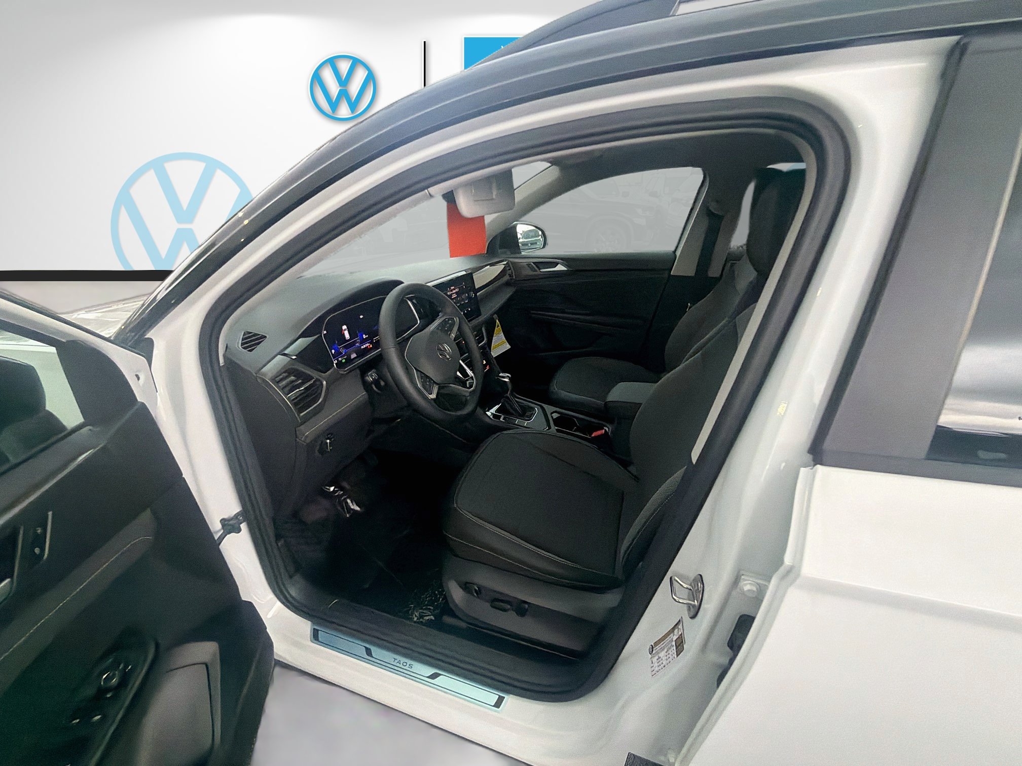 New 2026 Volkswagen Taos SE FWD image 16