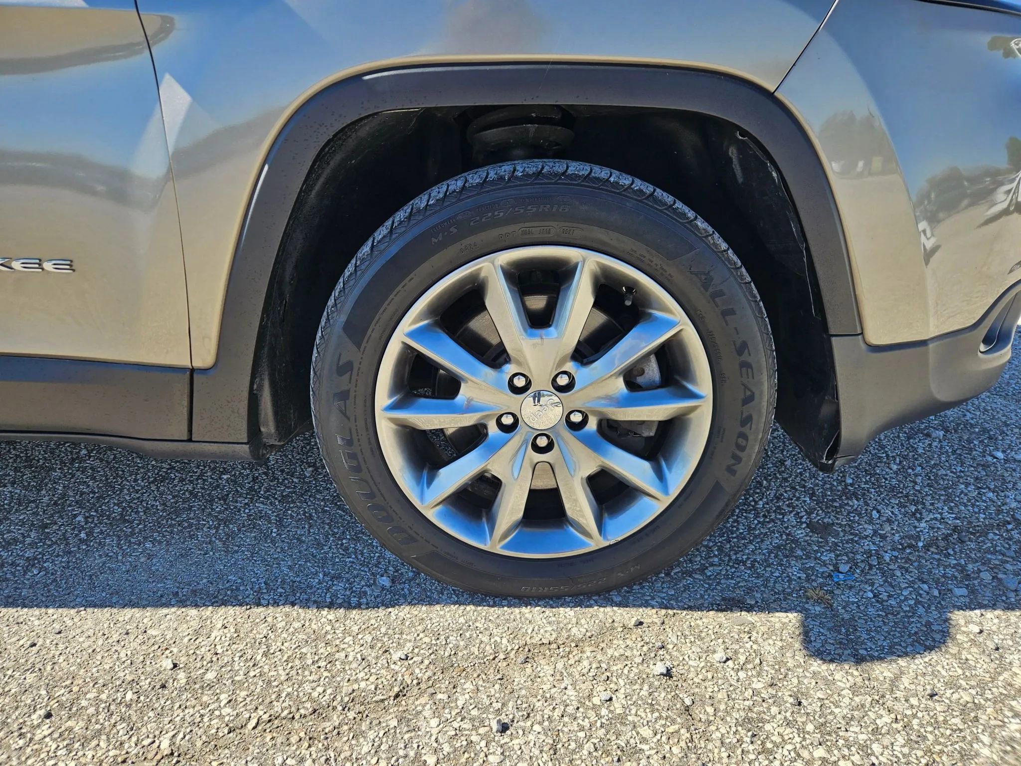 Used 2018 Jeep Cherokee Limited image 10