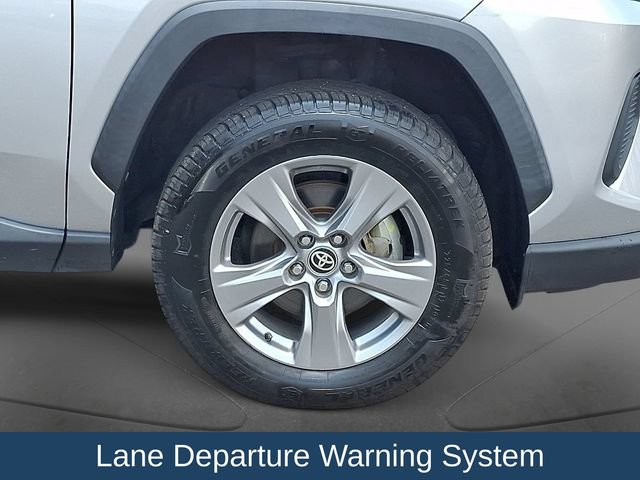 Used 2022 Toyota RAV4 XLE w/ Convenience Package AWD/4WD image 10