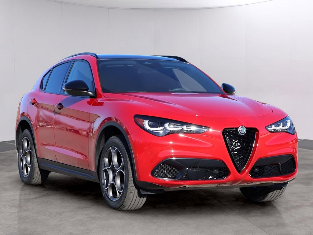 New 2025 Alfa Romeo Stelvio Sprint image 3