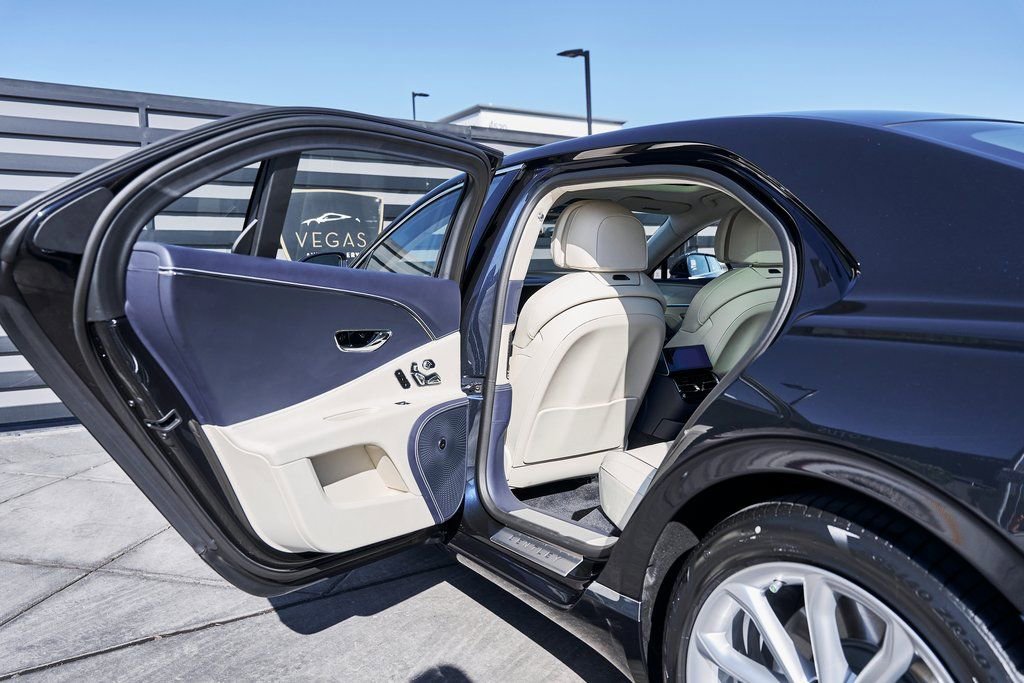 Used 2024 Bentley Flying Spur V8 AWD/4WD image 26