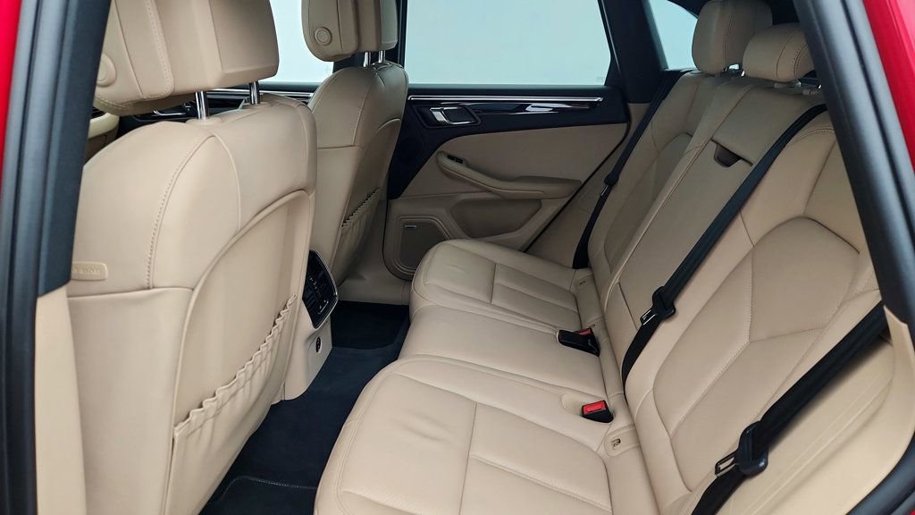 Used 2024 Porsche Macan image 21