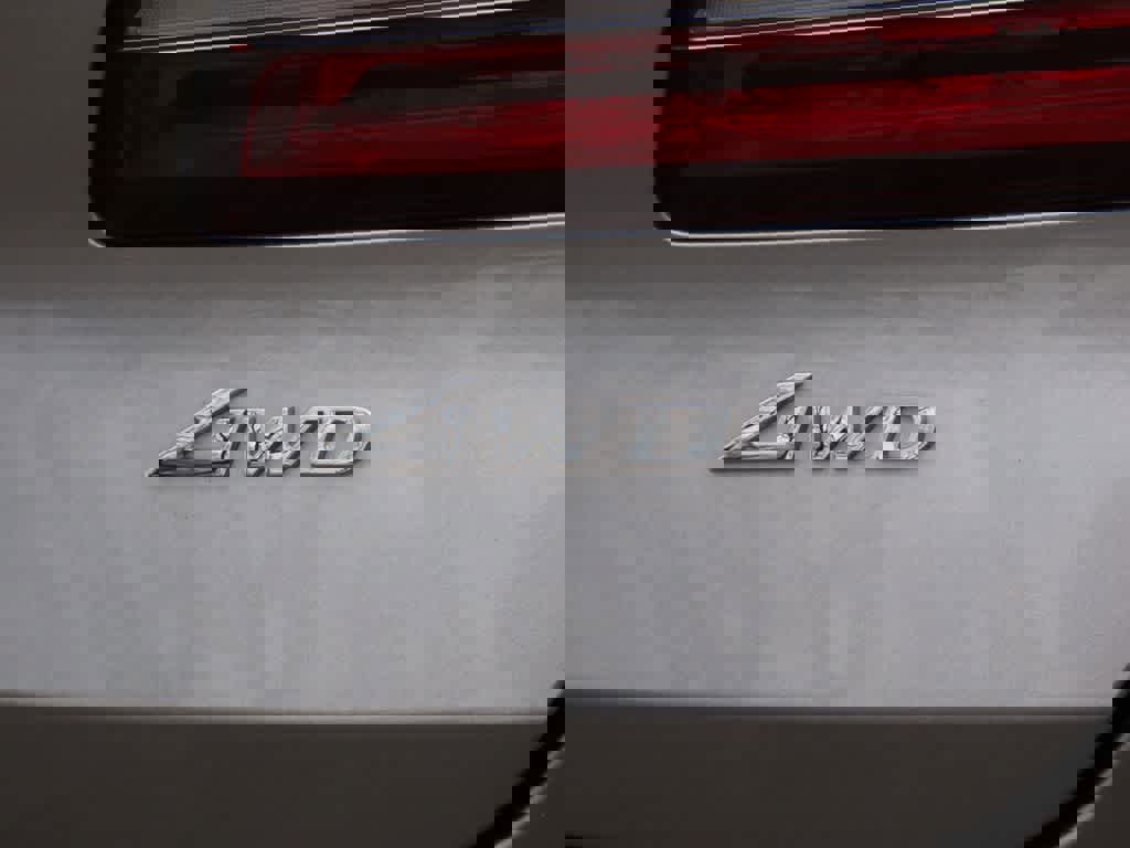 Used 2023 Genesis GV80 2.5T w/ Prestige 20" Package image 9