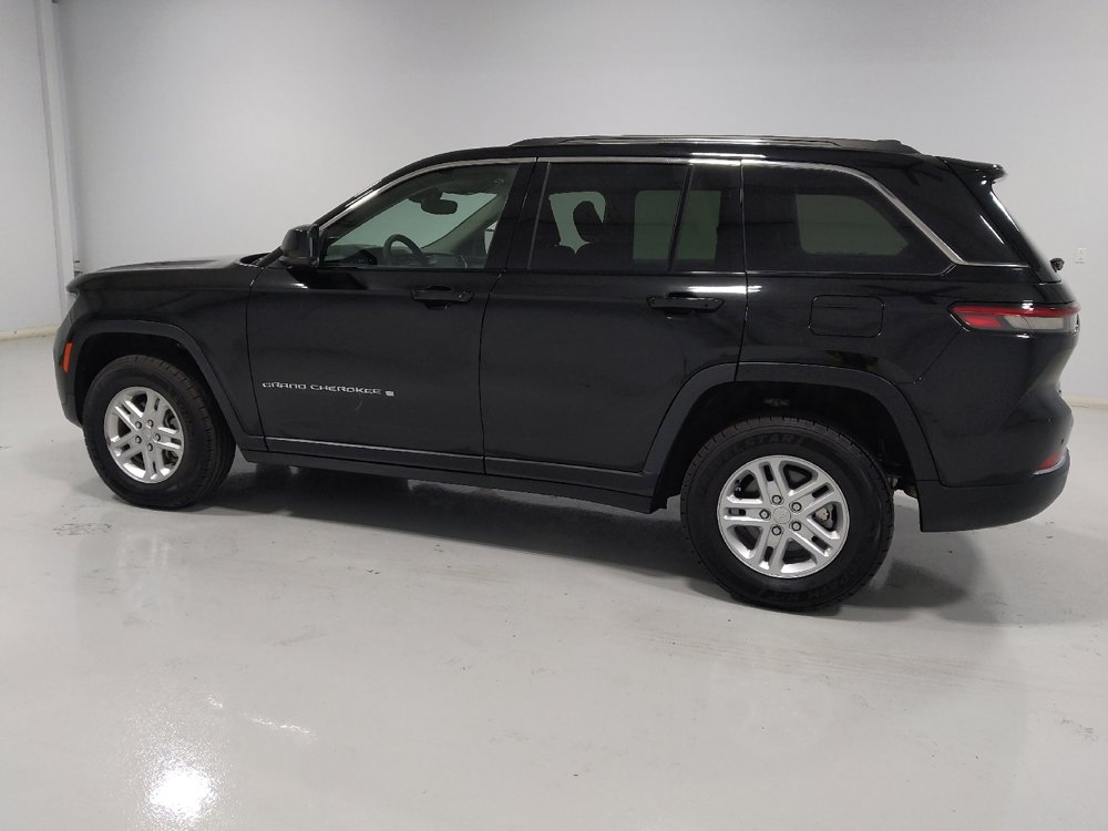 Used 2022 Jeep Grand Cherokee Laredo w/ Luxury Tech Group I image 3