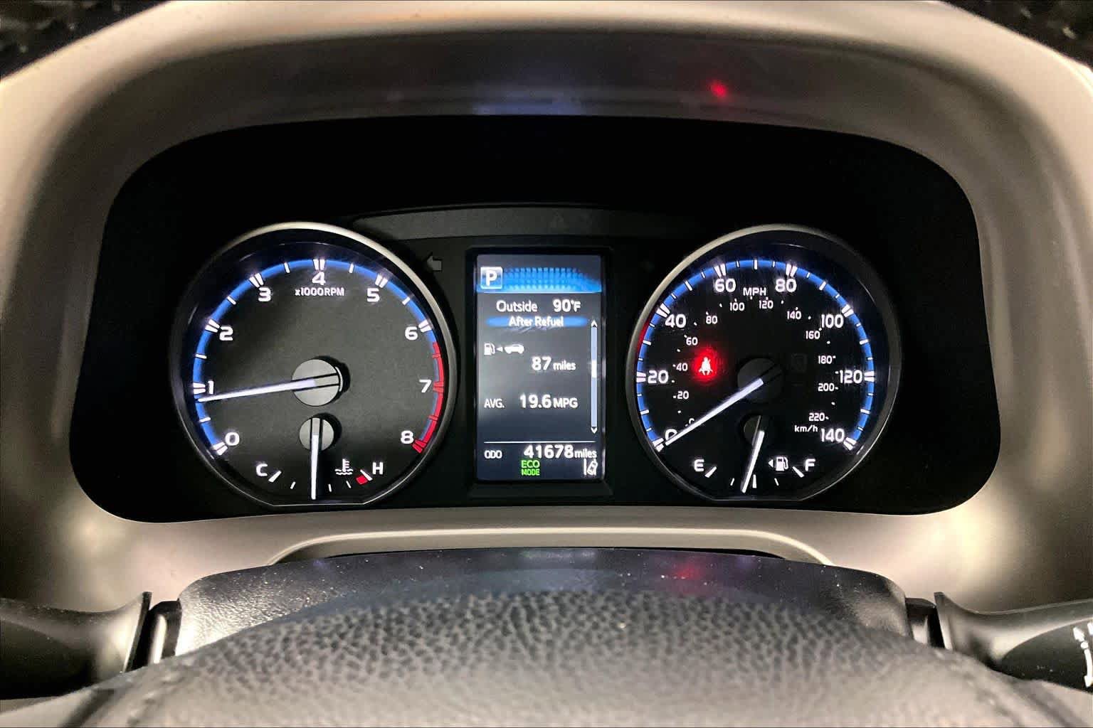 Used 2017 Toyota RAV4 XLE w/ Carpet Mat Package FWD image 25