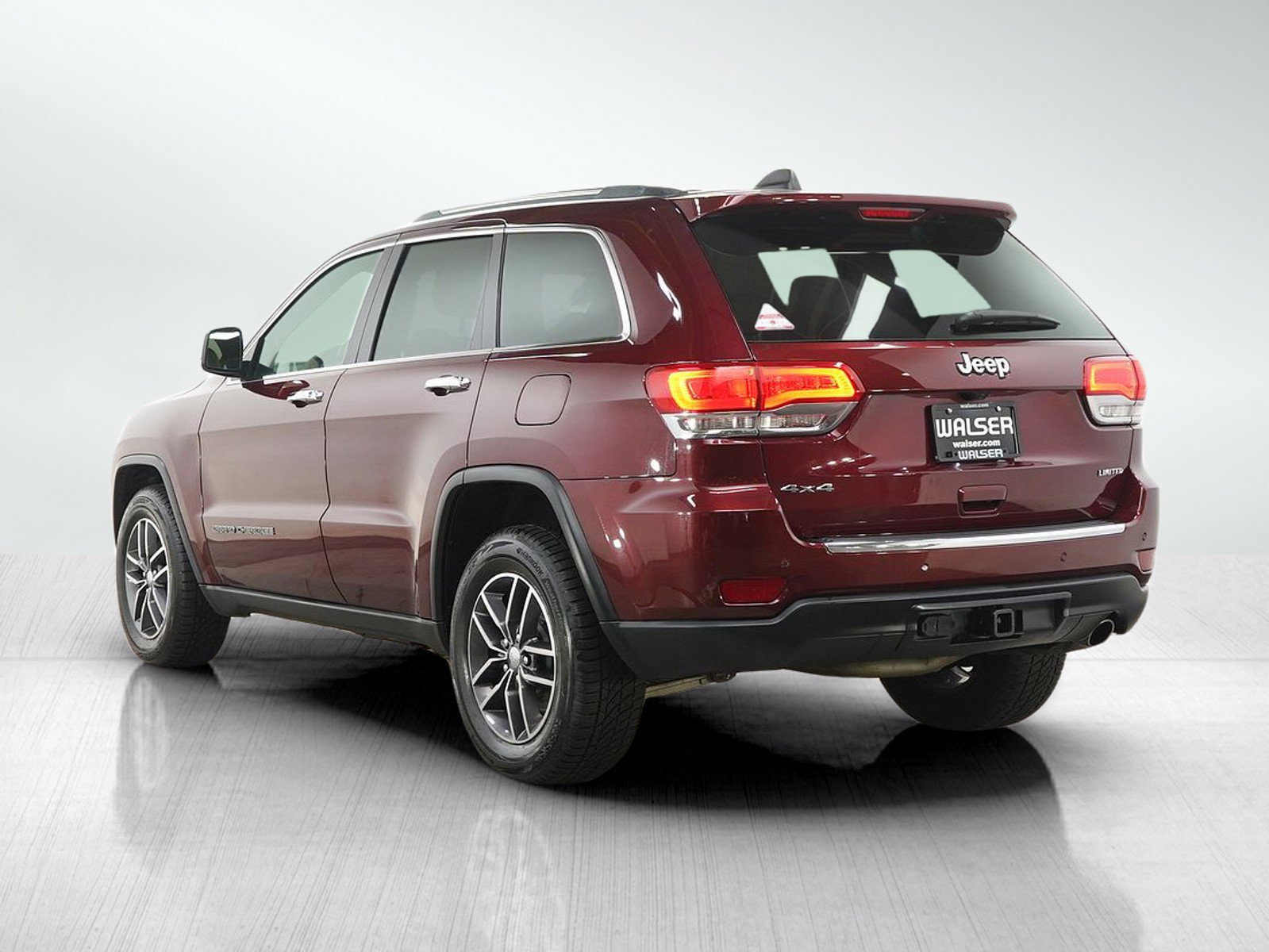 Used 2018 Jeep Grand Cherokee Limited w/ Trailer Tow Group IV AWD/4WD image 3