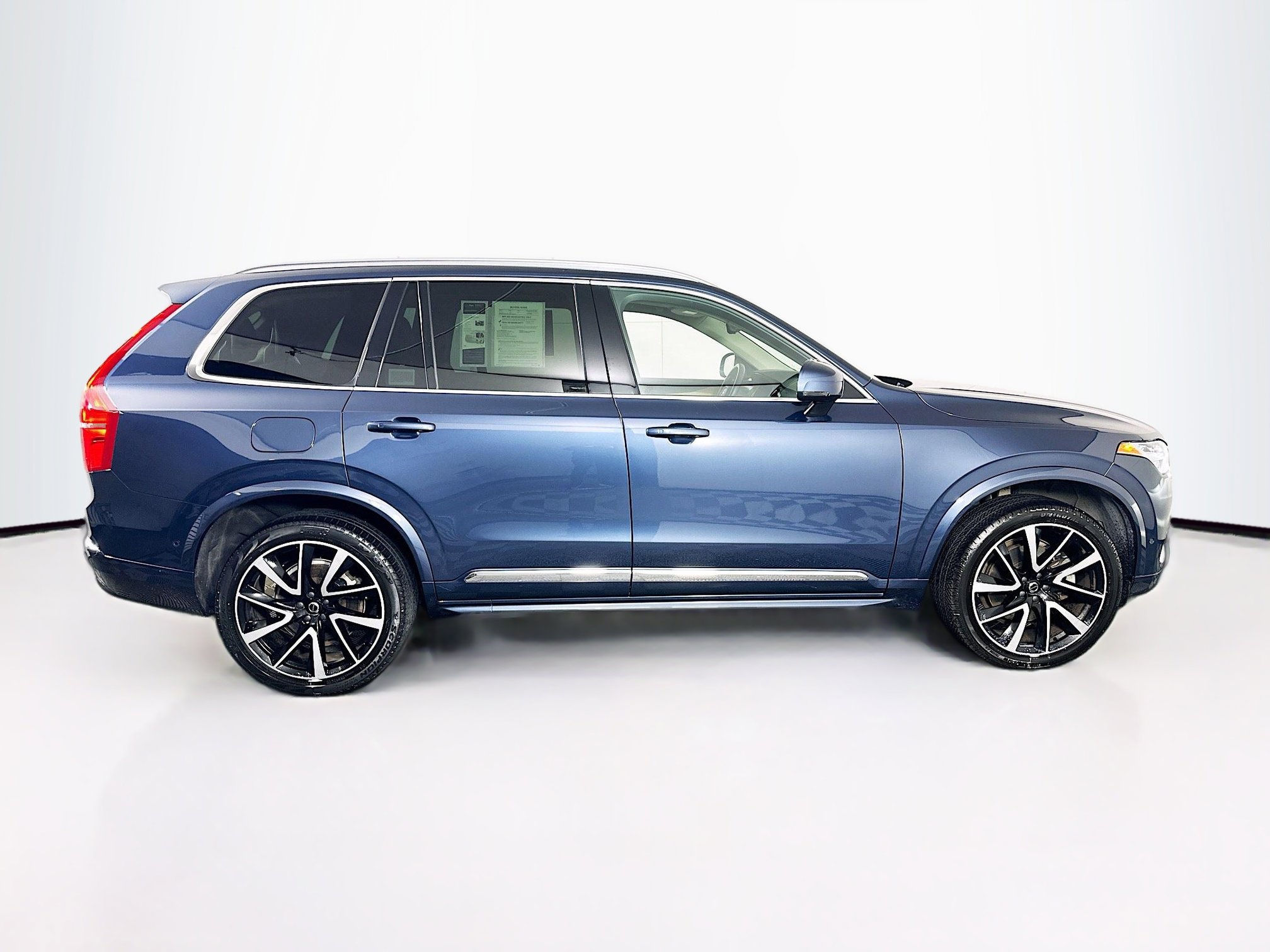 Used 2023 Volvo XC90 B6 Plus w/ Protection Package Premier image 10