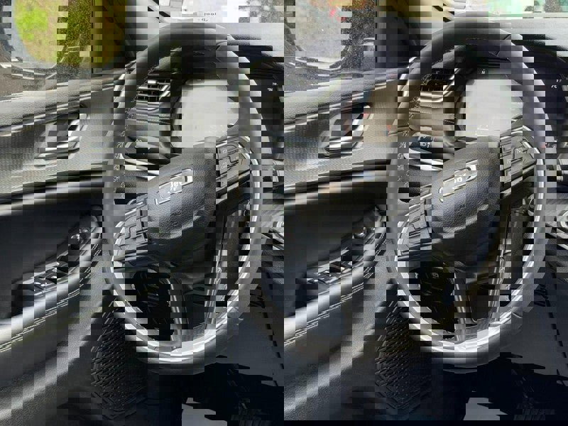 Used 2023 Jeep Grand Cherokee L Laredo AWD/4WD image 13