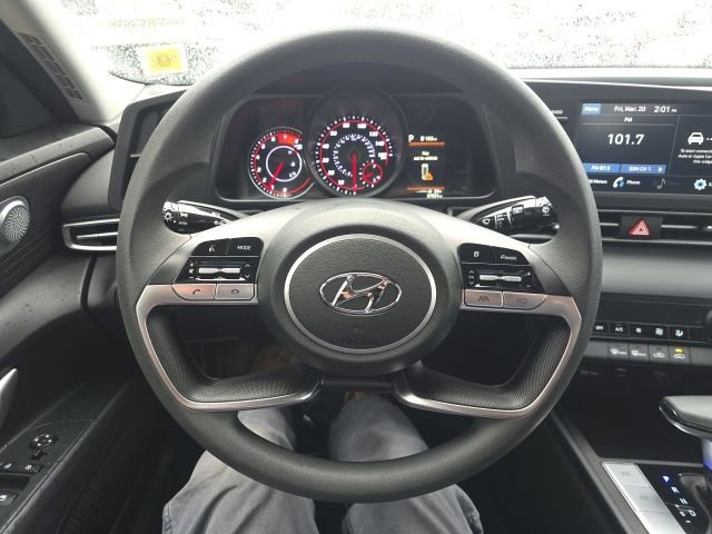 Used 2022 Hyundai Elantra SEL FWD image 16