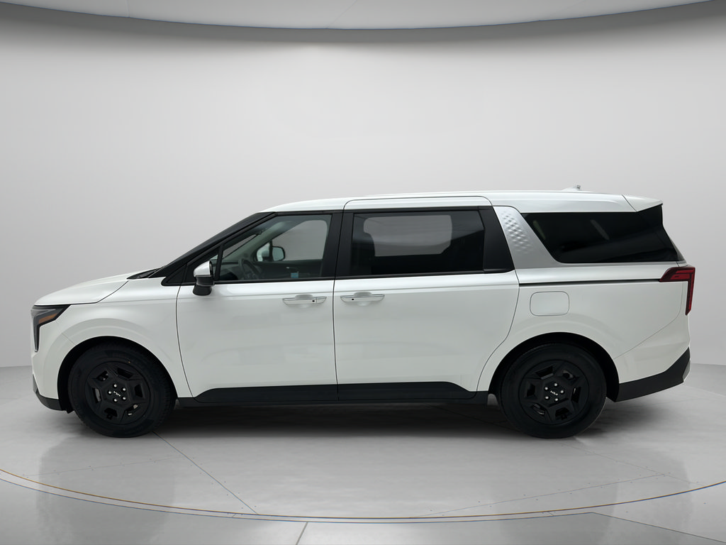 Used 2025 Kia Carnival FWD image 8