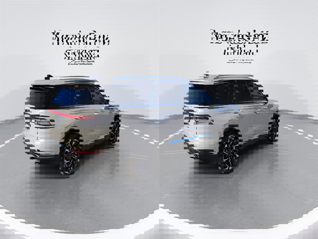 Used 2025 Lincoln Aviator Reserve w/ Equipment Group 201A image 8