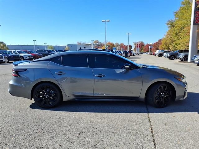 Used 2021 Nissan Maxima SR w/ Sport Mat Group FWD image 2