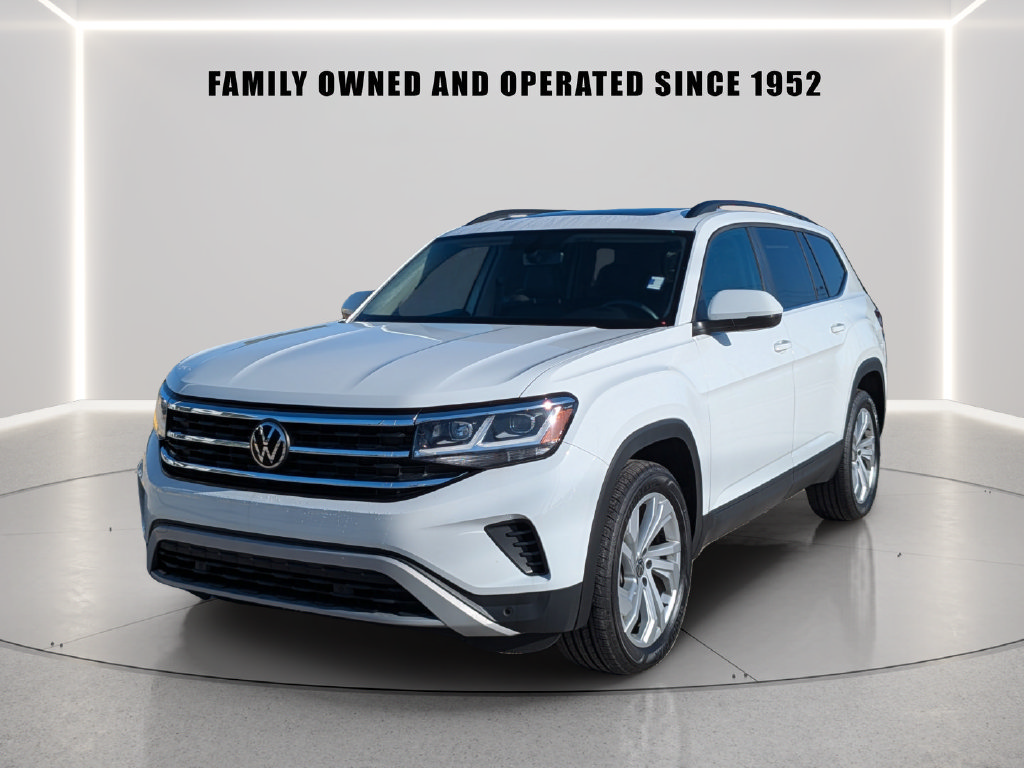 Certified 2023 Volkswagen Atlas SE w/ Panoramic Sunroof Package FWD image 2
