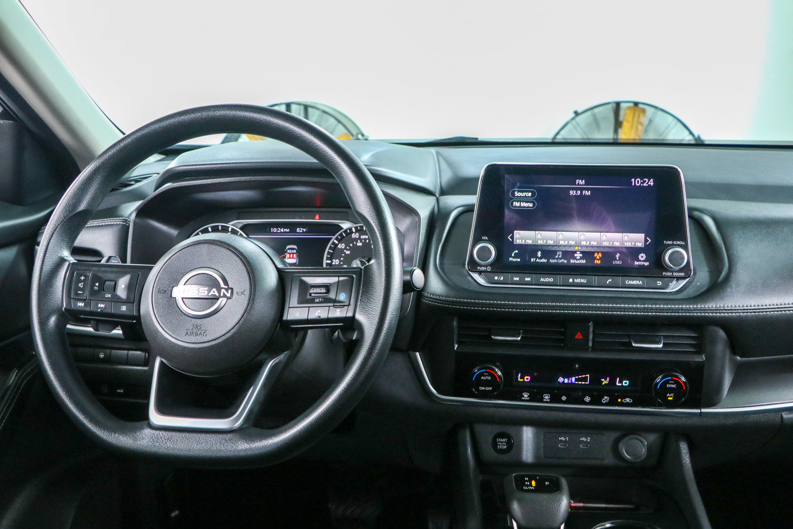 Used 2024 Nissan Rogue SV AWD/4WD image 17