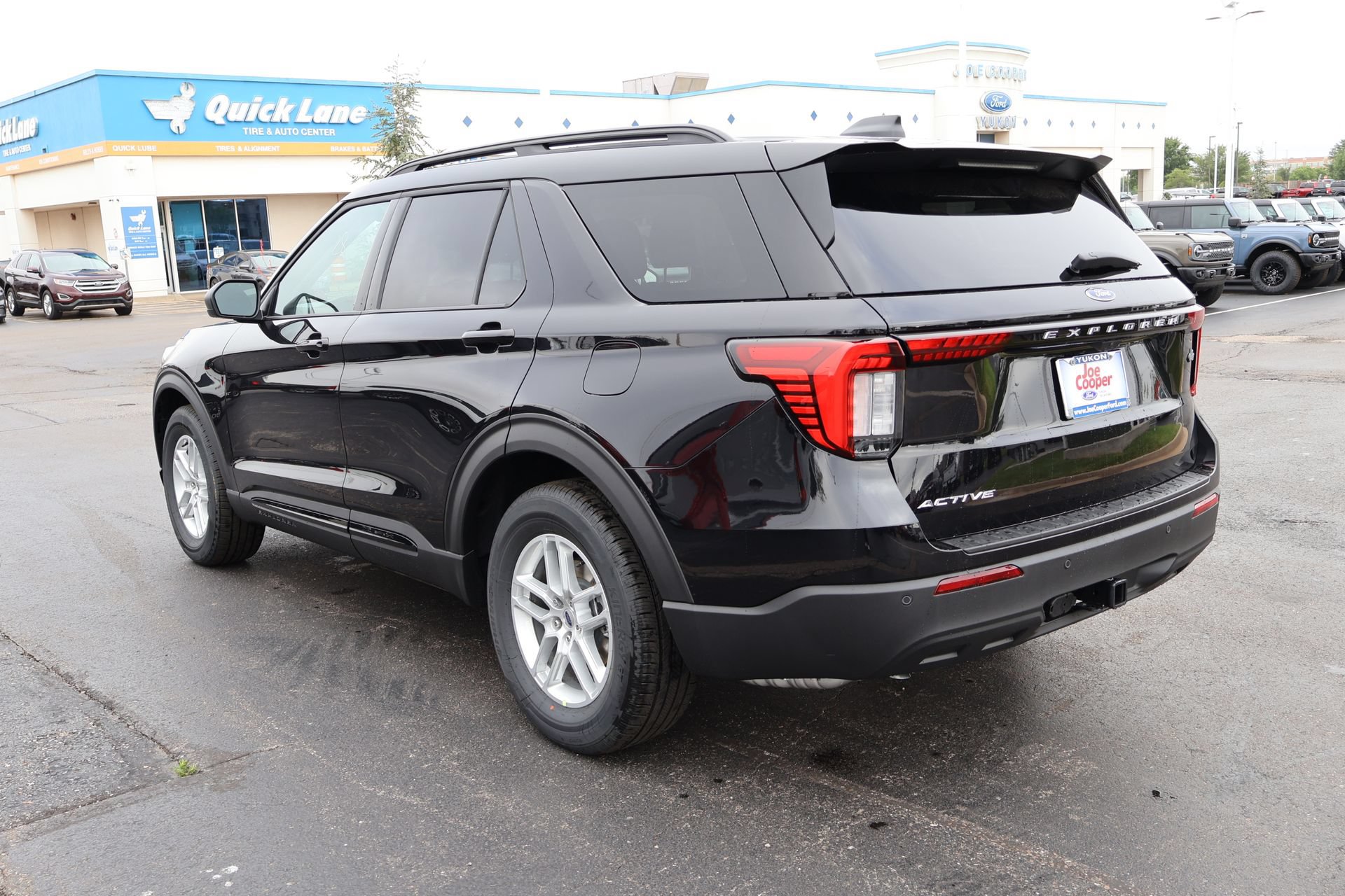 New 2026 Ford Explorer Active RWD image 24
