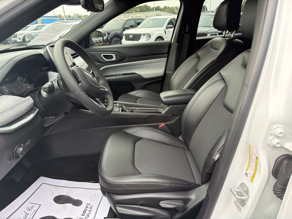 Used 2025 Jeep Compass Latitude AWD/4WD image 20