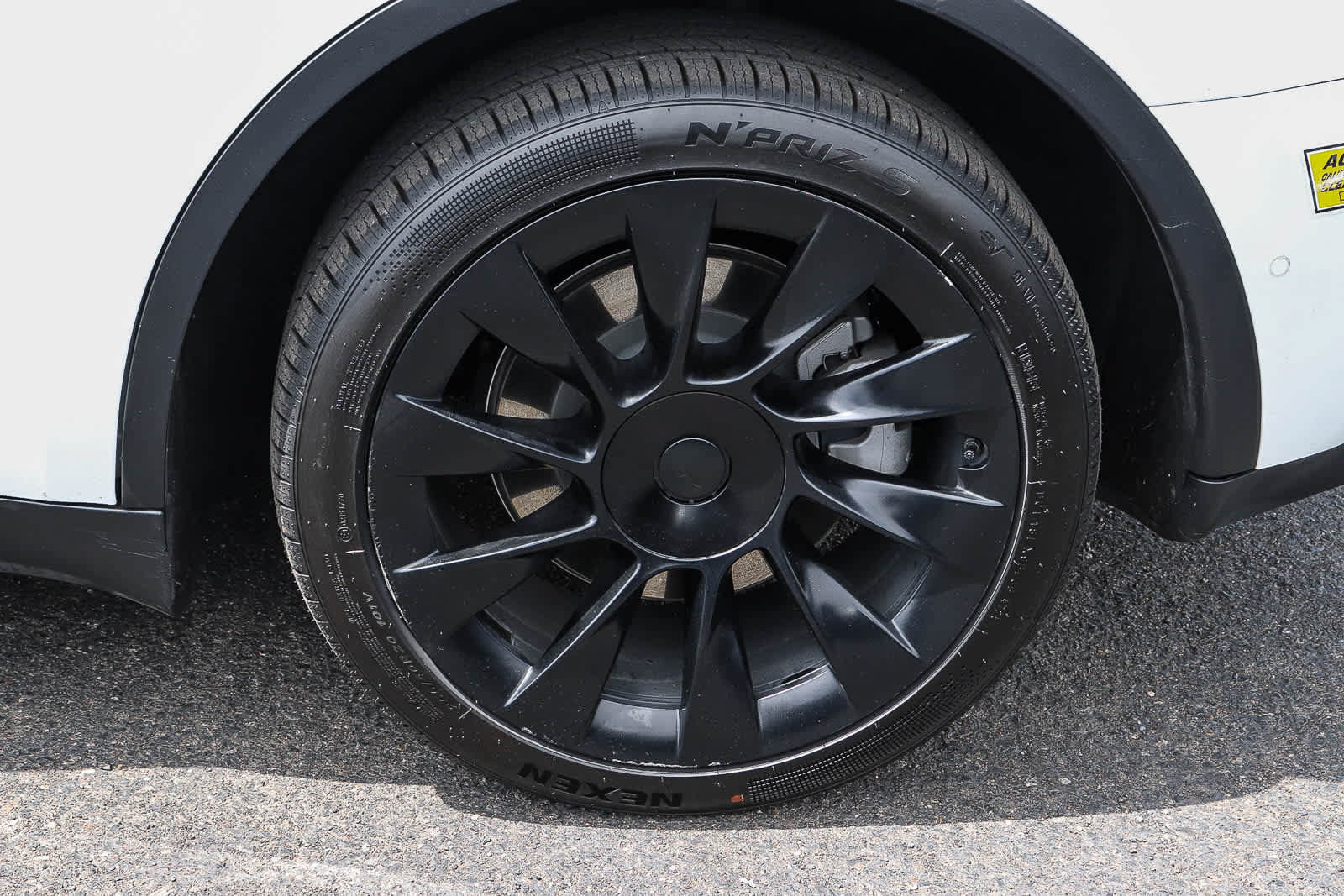 Used 2022 Tesla Model Y Long Range AWD/4WD image 13