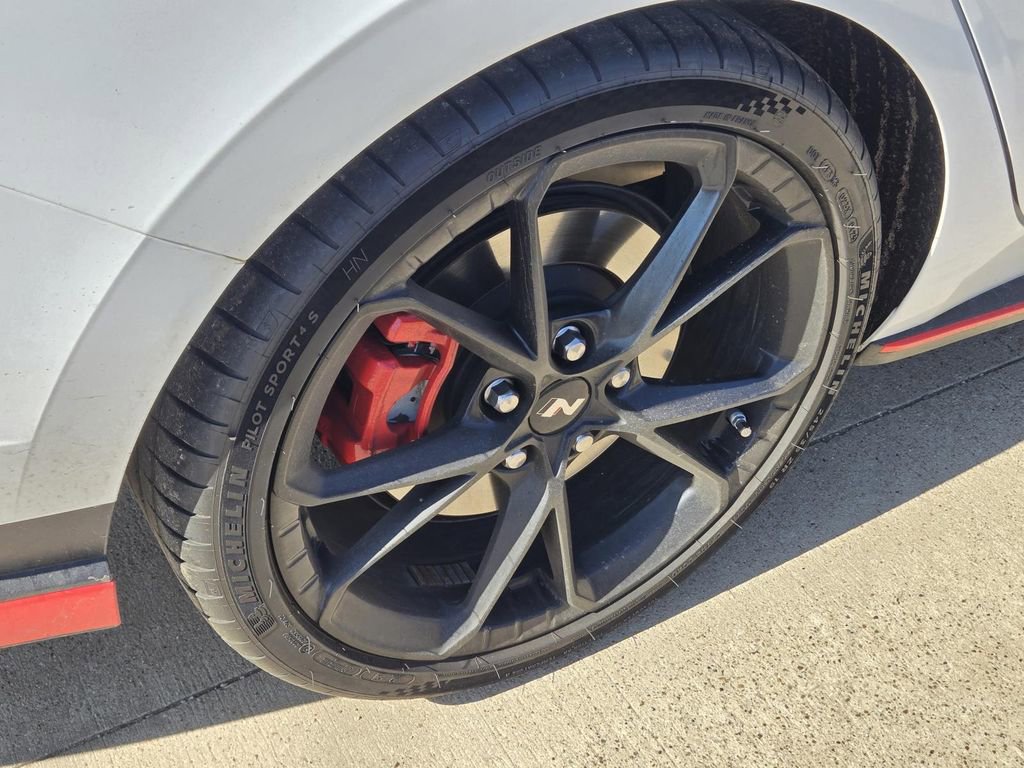 Used 2025 Hyundai Elantra N image 6