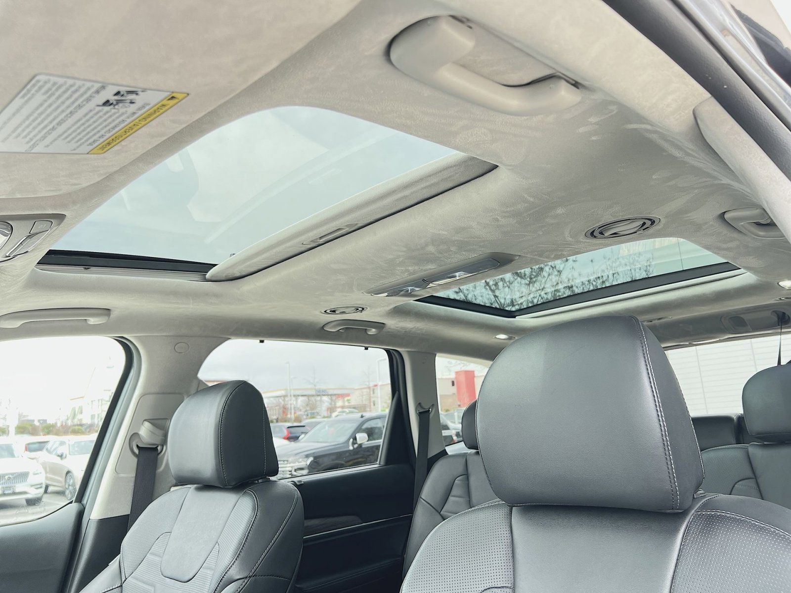 Used 2022 Kia Telluride SX w/ SX Prestige Package image 24