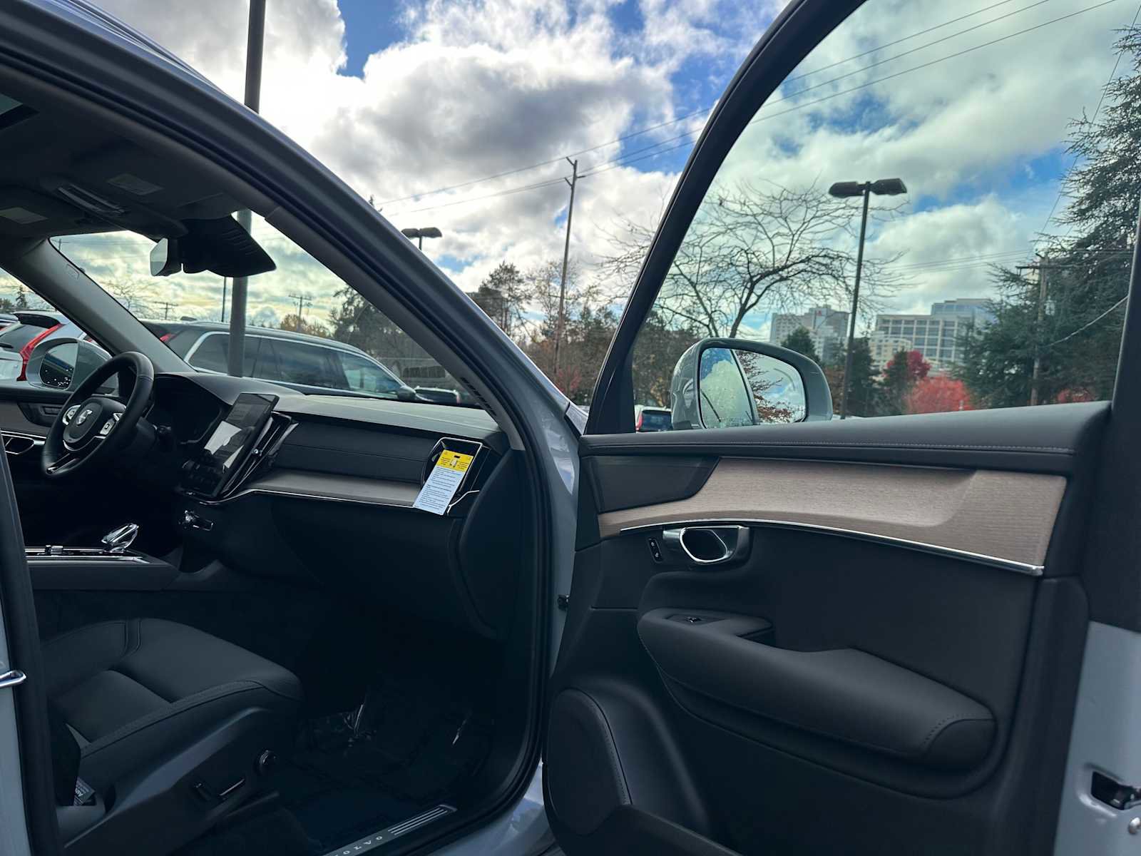 New 2026 Volvo XC90 T8 Plus image 11