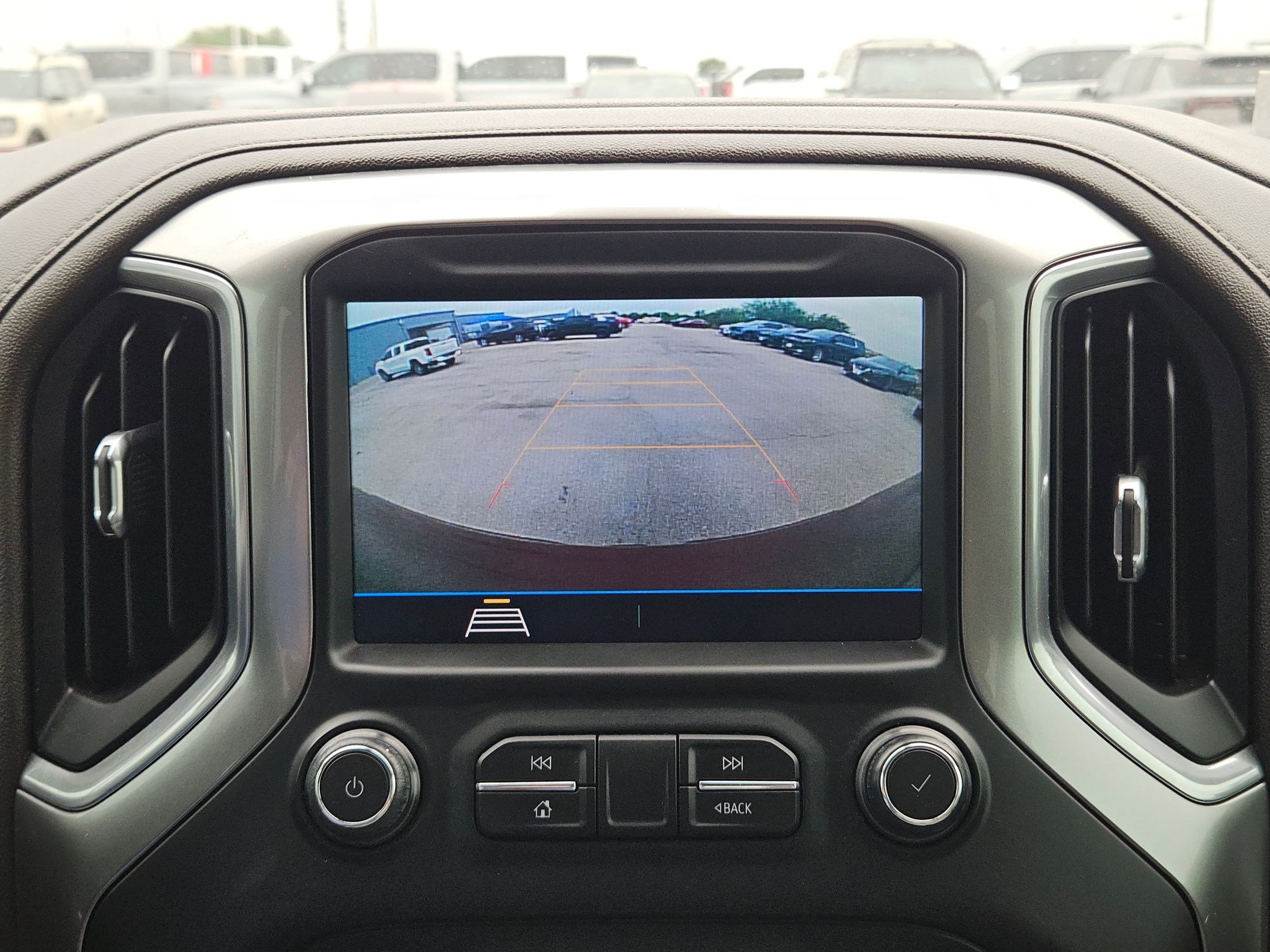 Used 2019 Chevrolet Silverado 1500 LT RWD image 17