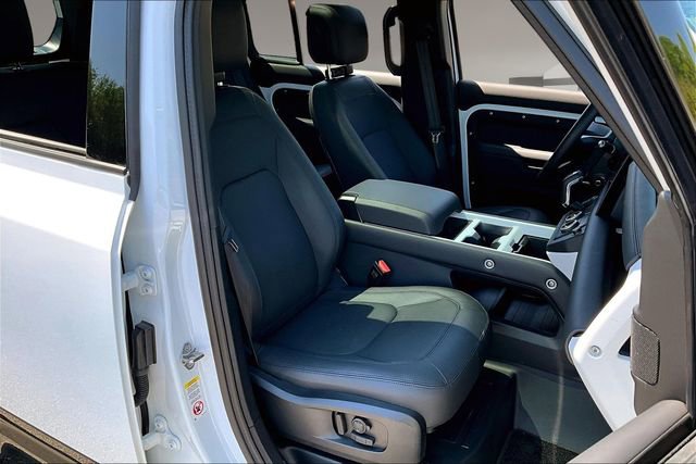 Used 2025 Land Rover Defender 110 X-Dynamic SE image 26