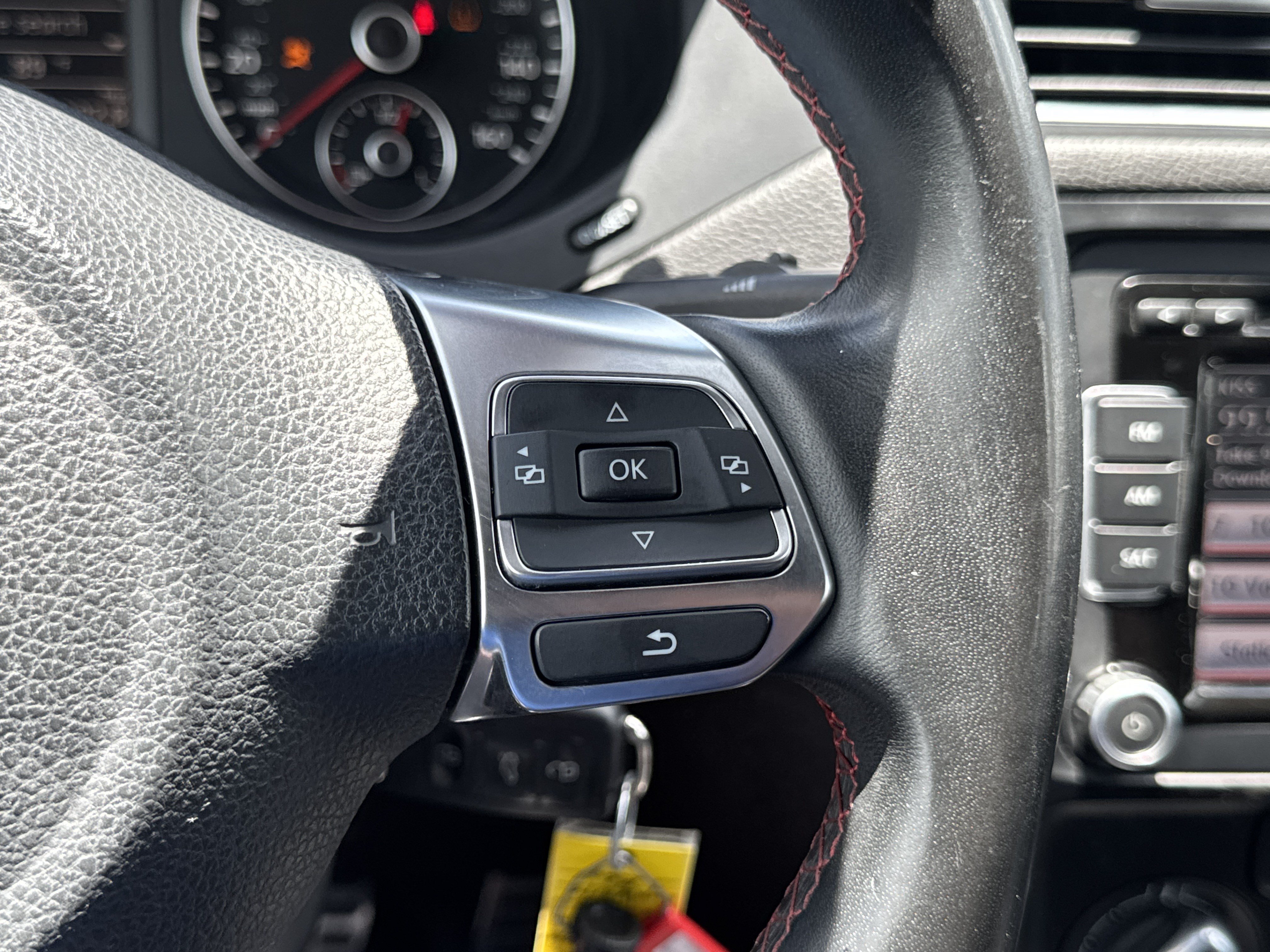 Used 2012 Volkswagen Jetta GLI FWD image 15