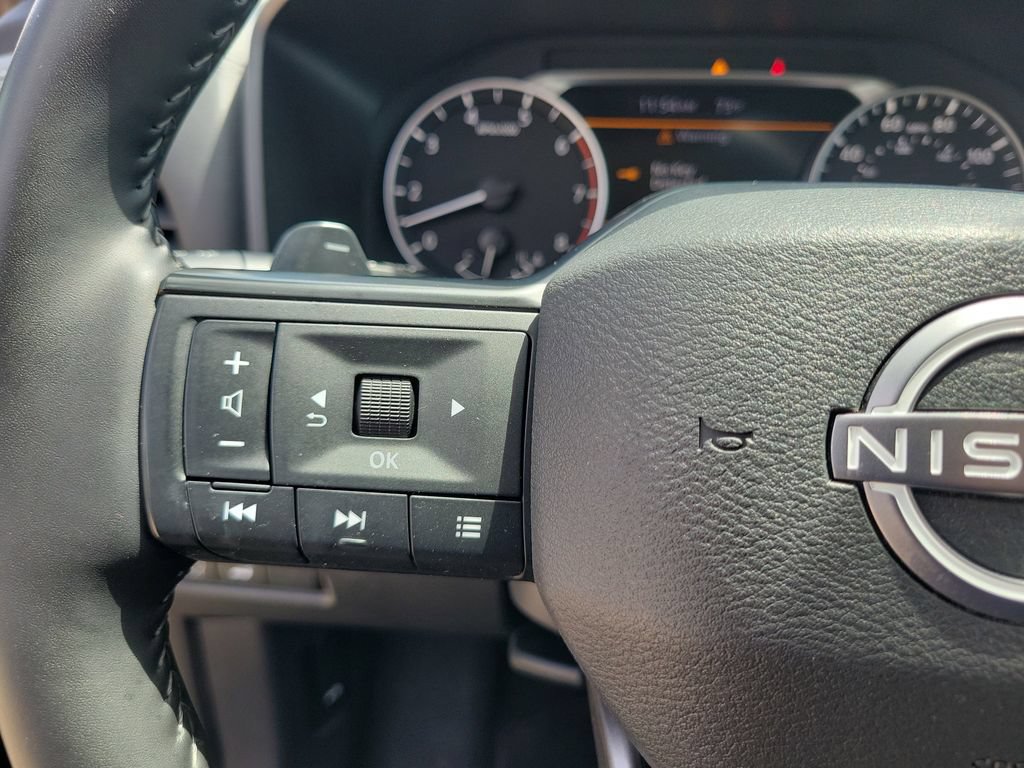 Used 2025 Nissan Rogue SV FWD image 23