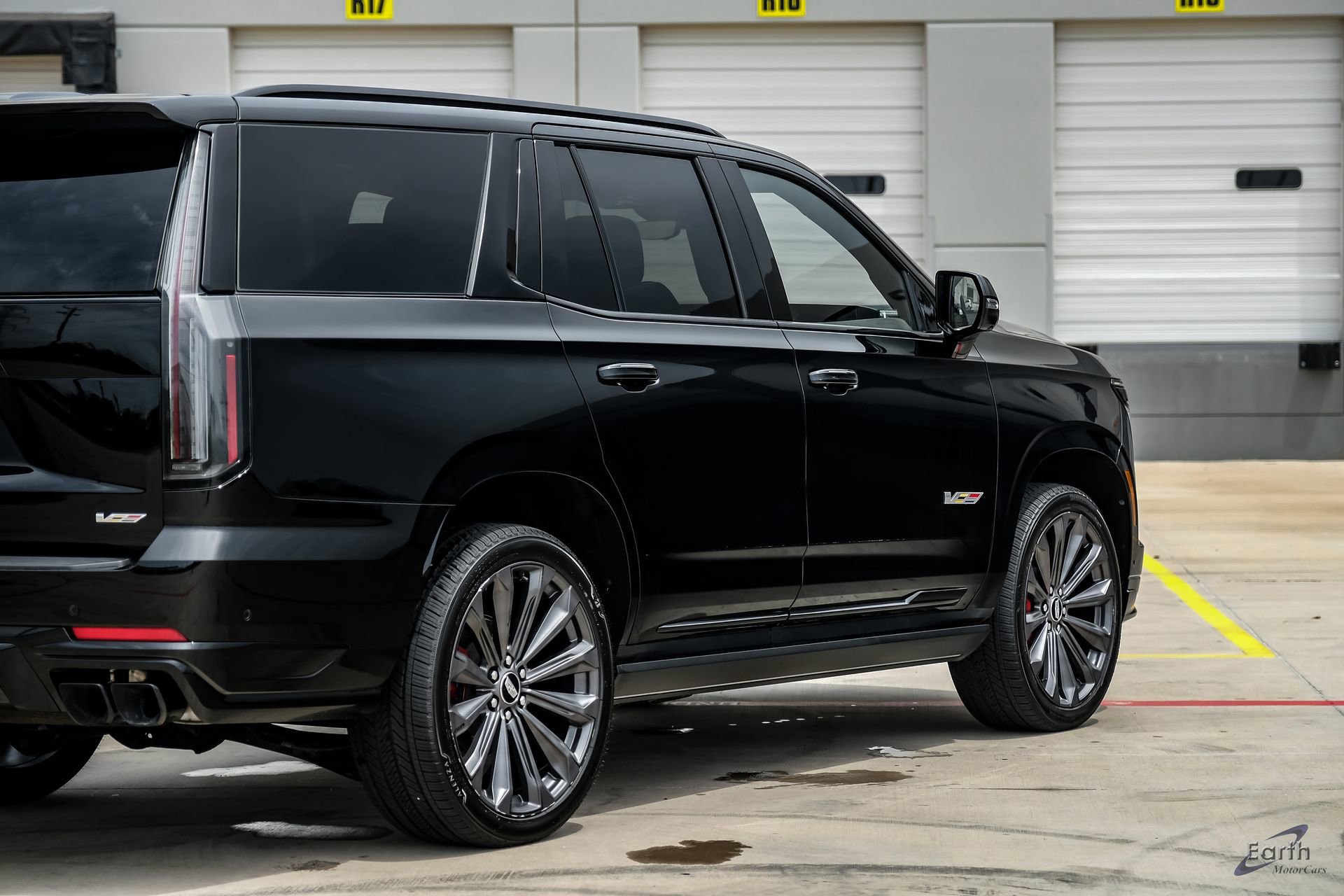 Used 2025 Cadillac Escalade V AWD/4WD image 20