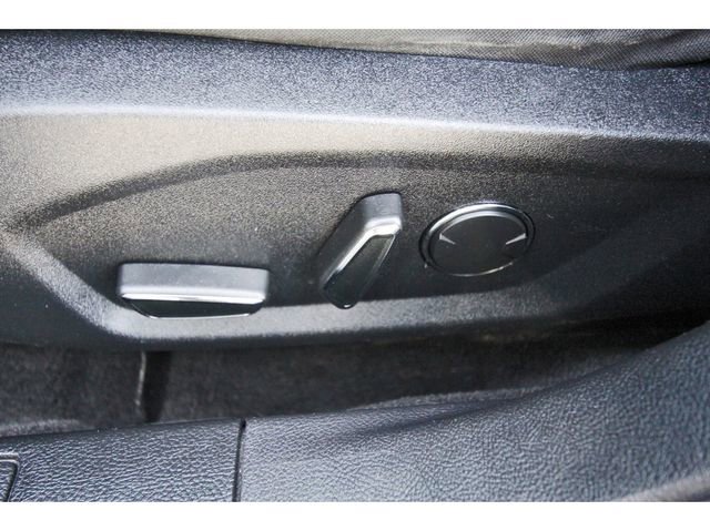Used 2020 Ford Fusion SE image 28