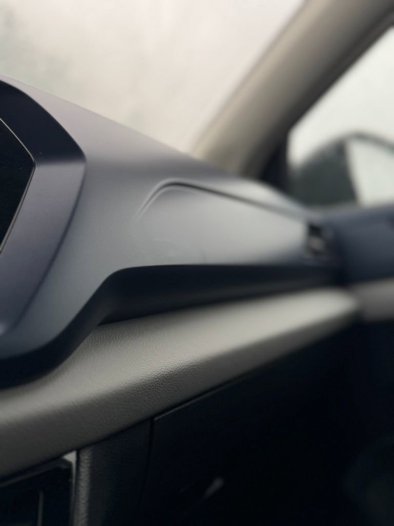 Used 2023 Volkswagen Taos SE w/ Panoramic Sunroof Package AWD/4WD image 34