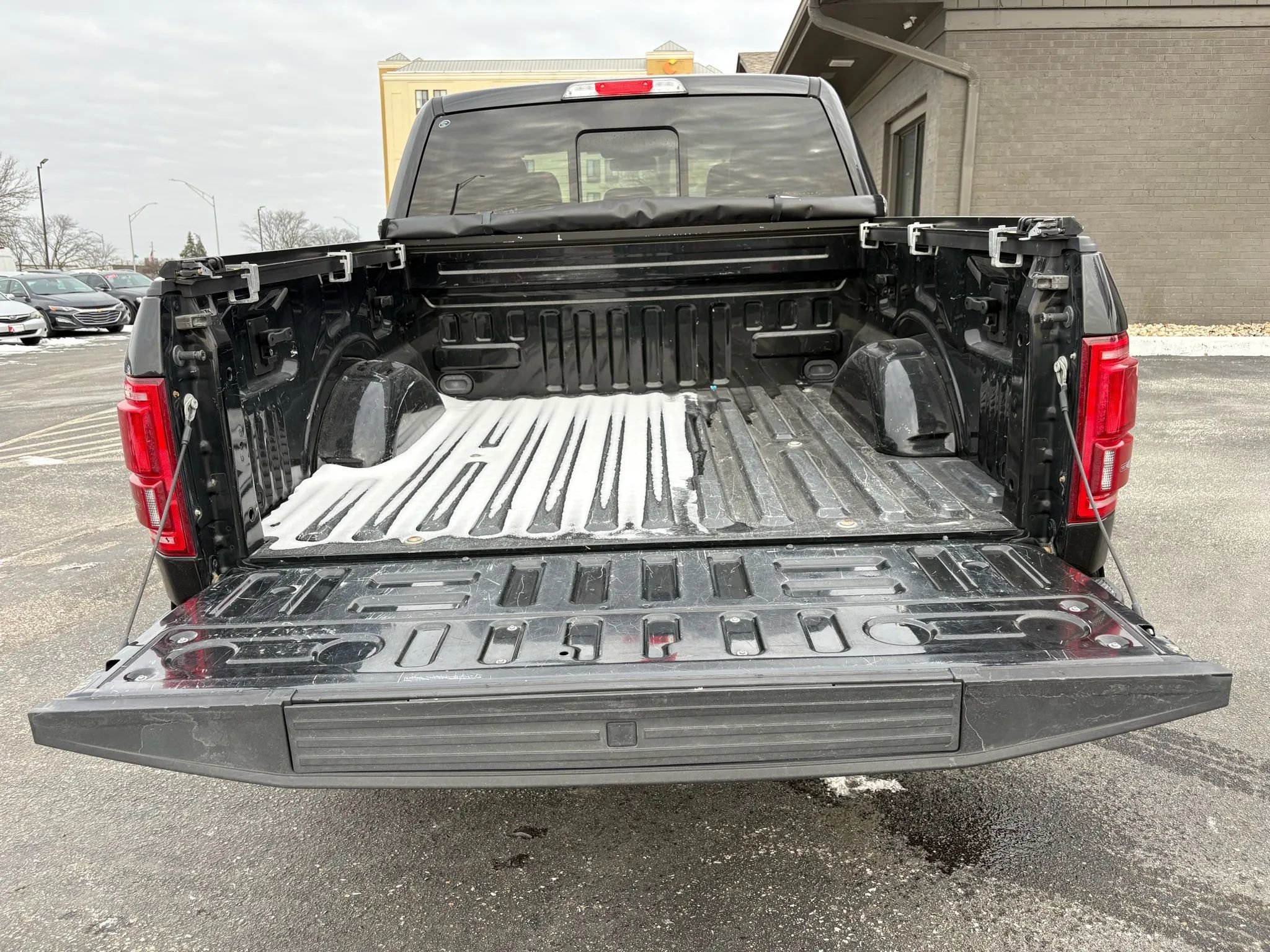 Used 2015 Ford F150 Lariat w/ Equipment Group 502A Luxury image 9