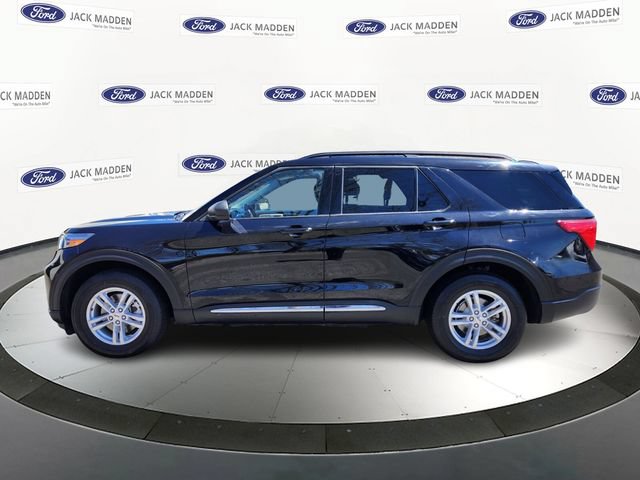 Certified 2022 Ford Explorer XLT w/ Equipment Group 202A AWD/4WD image 2