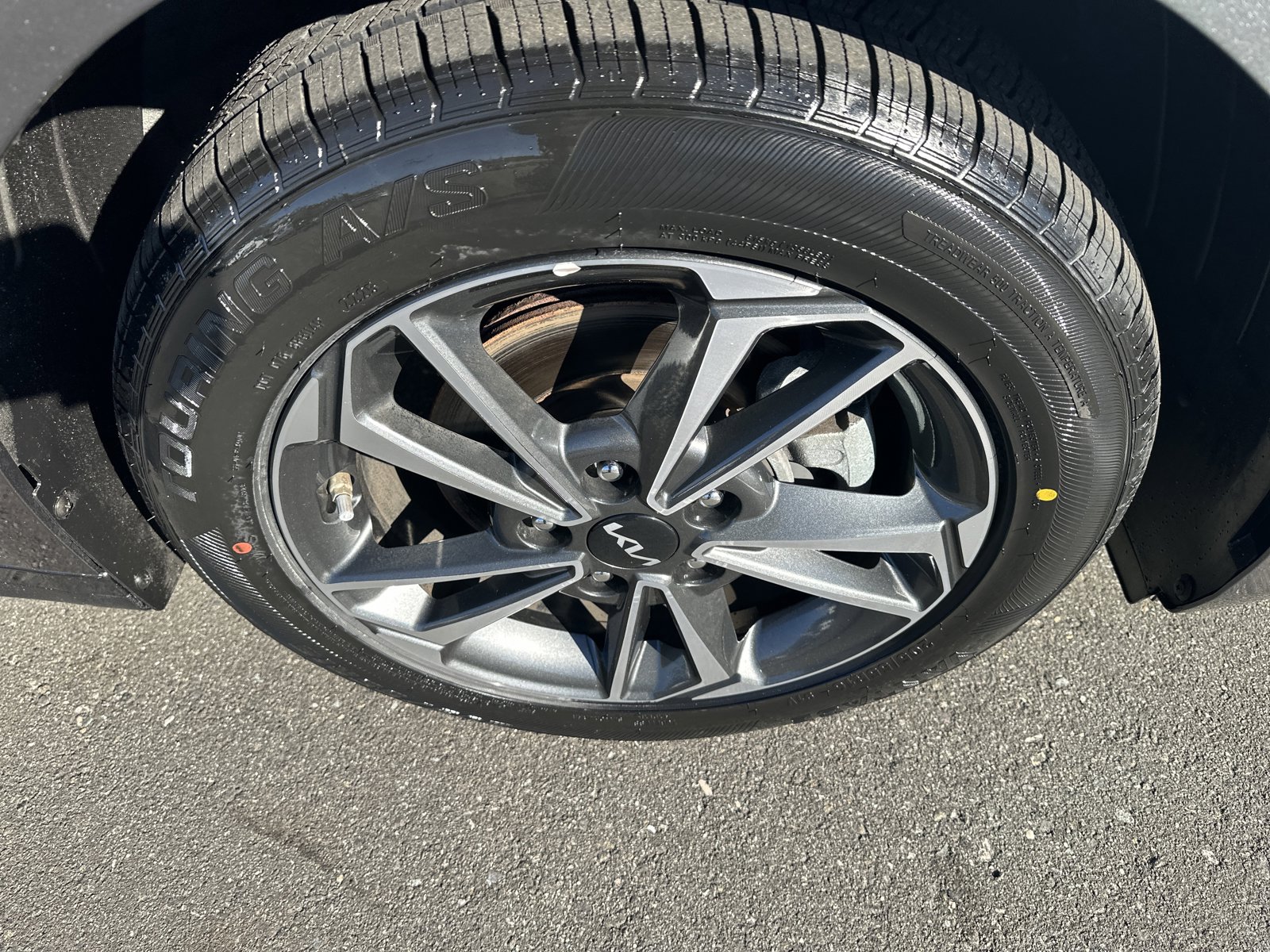 Used 2024 Kia Forte LXS image 27