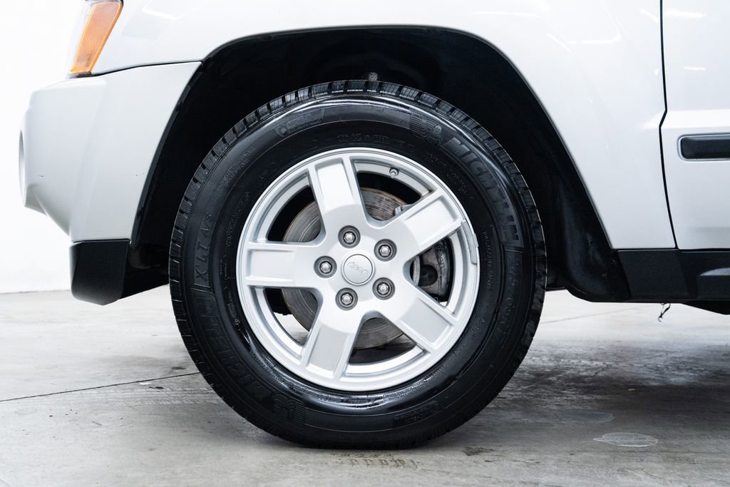 Used 2007 Jeep Grand Cherokee Laredo AWD/4WD image 7