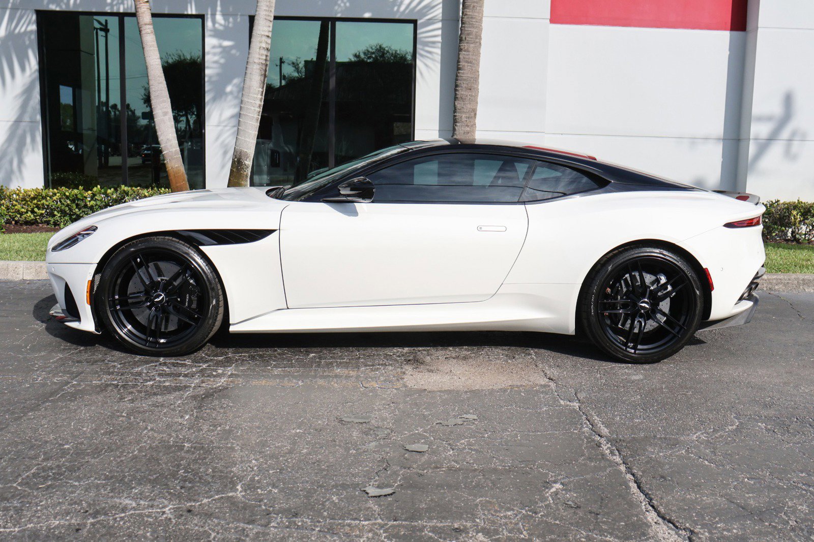 Used 2019 Aston Martin DBS Superleggera image 26
