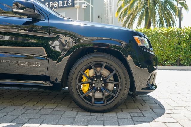 Used 2018 Jeep Grand Cherokee Trackhawk AWD/4WD image 34