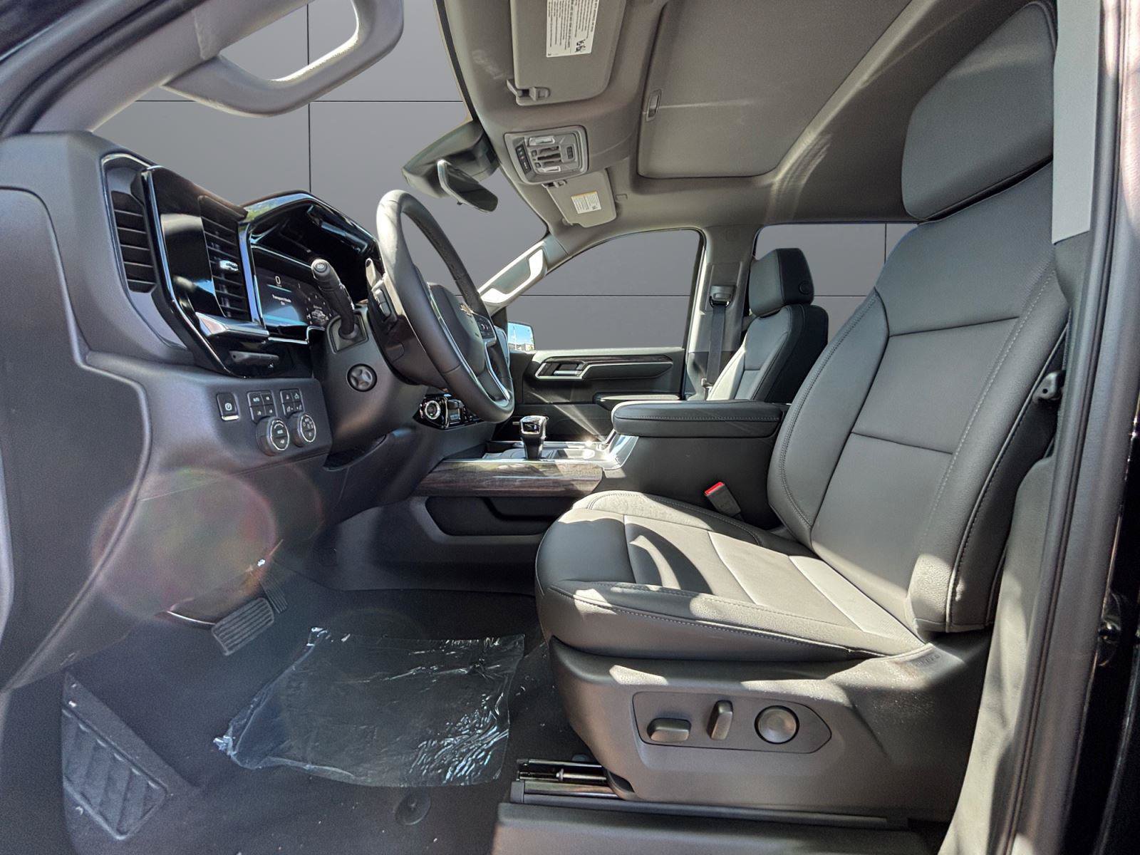 New 2026 Chevrolet Silverado 1500 LTZ w/ LTZ Premium Package AWD/4WD image 10