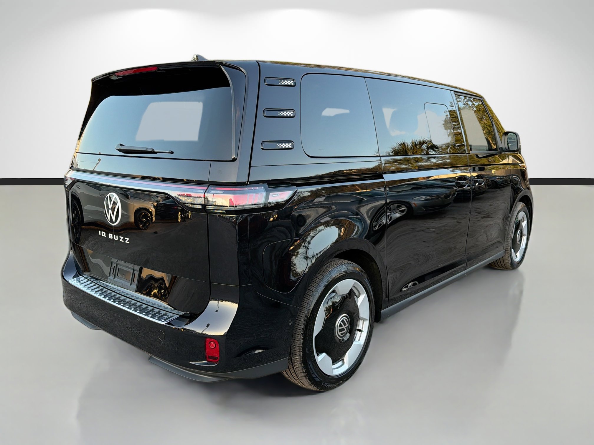 New 2025 Volkswagen ID. Buzz Pro S RWD image 3