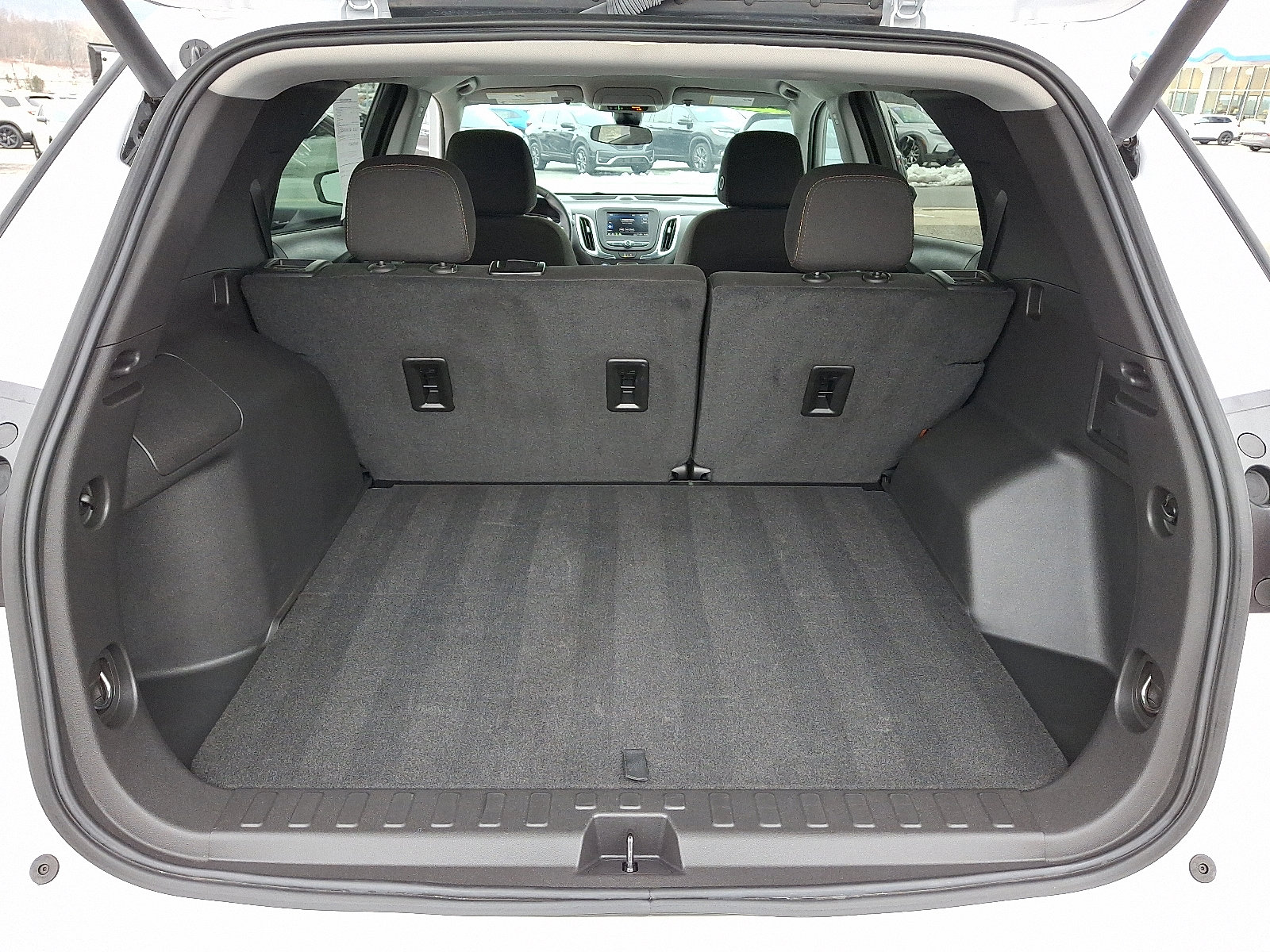 Used 2024 Chevrolet Equinox LT image 28