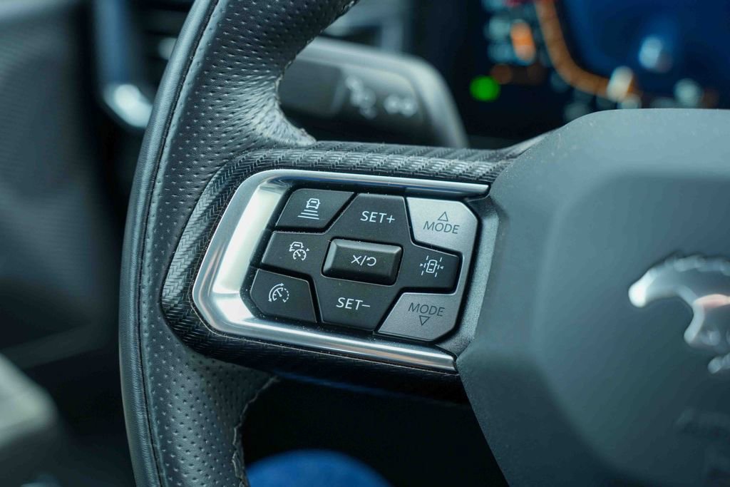 Used 2025 Ford Mustang Premium RWD image 32