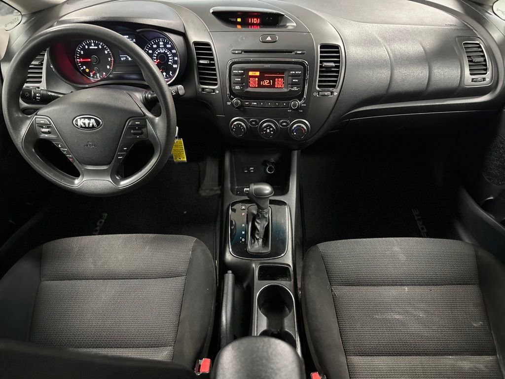 Used 2017 Kia Forte LX image 3