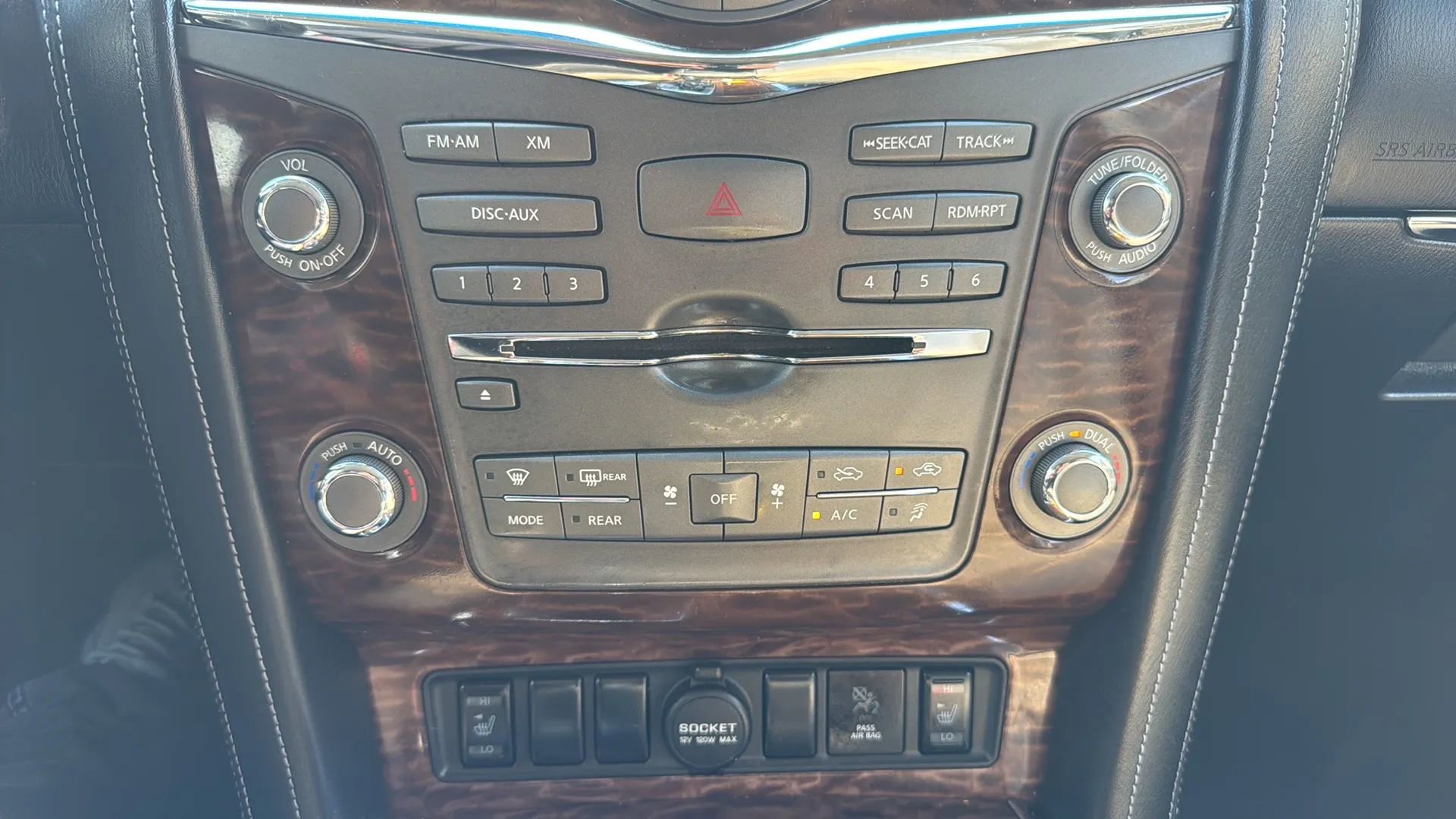 Used 2017 Nissan Armada SL image 19