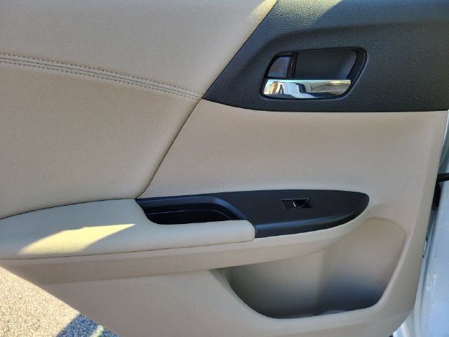 Used 2017 Honda Accord Hybrid Sedan image 13