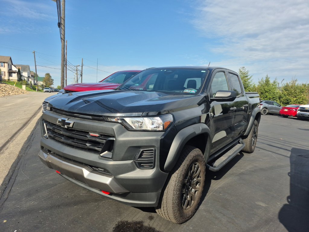 Used 2024 Chevrolet Colorado Trail Boss w/ Advanced Trailering Package AWD/4WD image 3