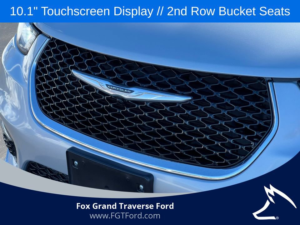 Used 2024 Chrysler Pacifica Touring-L image 33